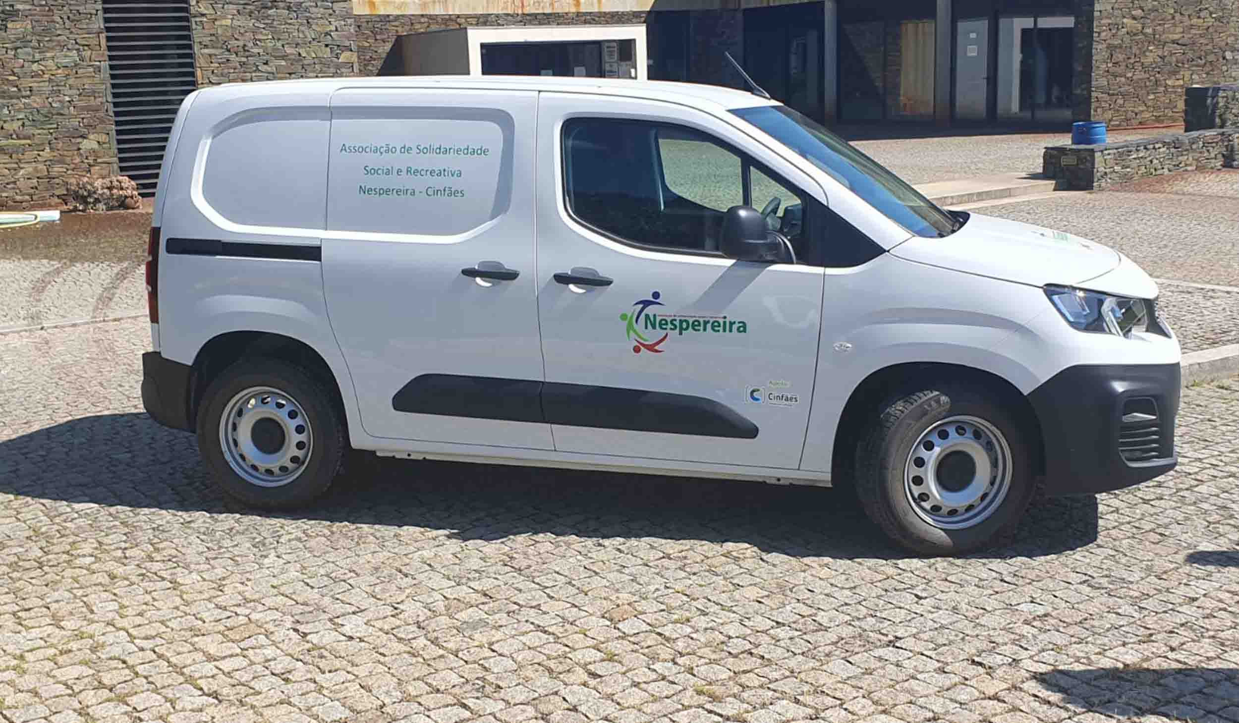 Câmara apoia aquisição de viatura para ASSR de Nespereira