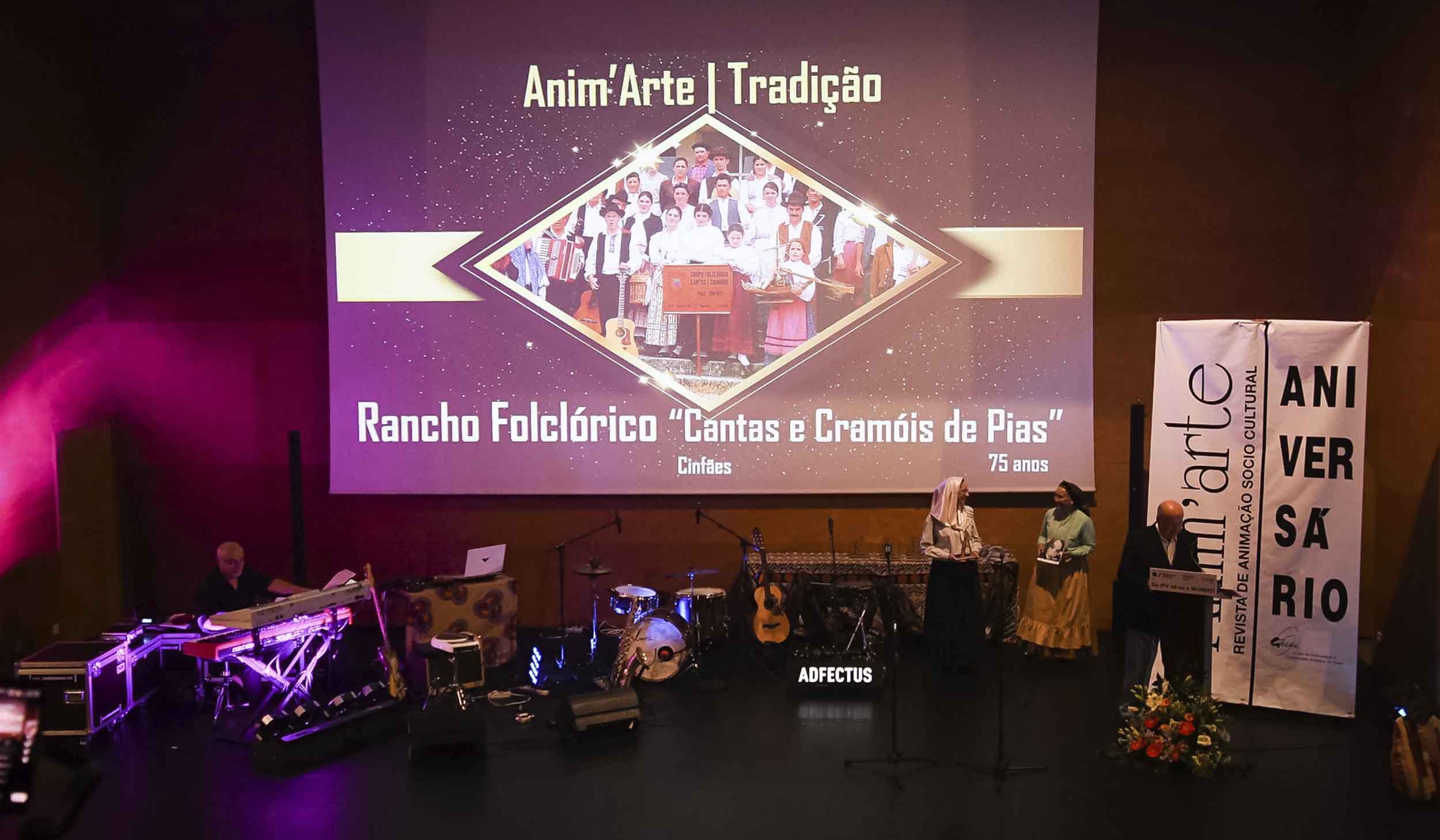 Anim’Arte premeia Grupo Folclórico Cantas e Cramóis de Pias - Cinfães