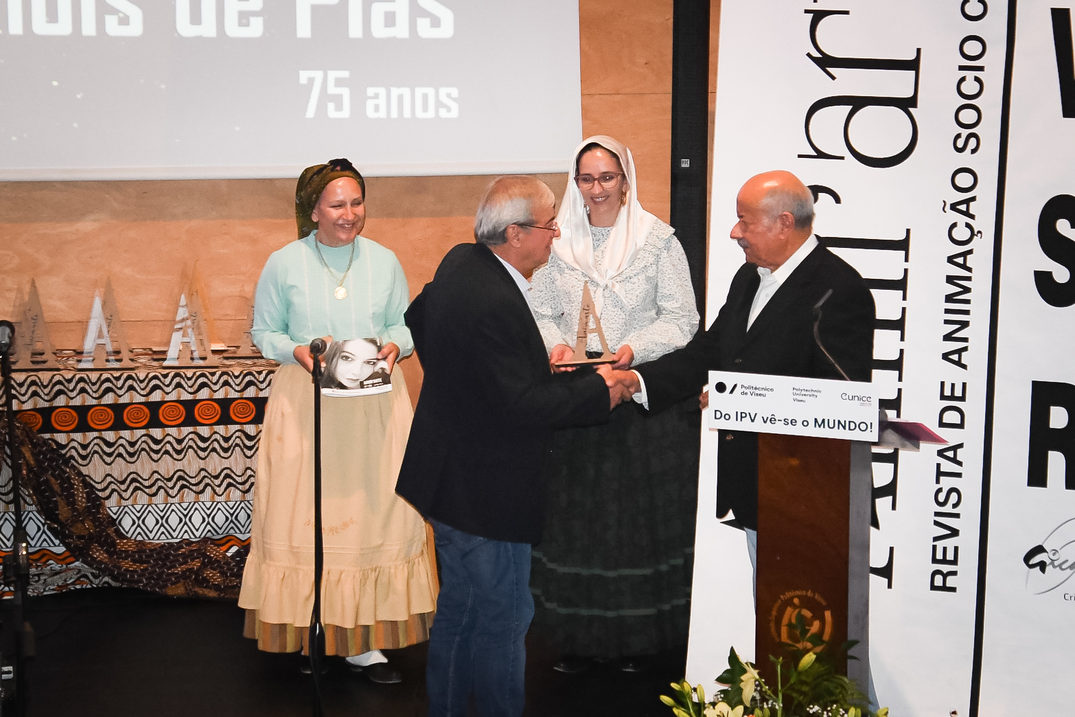 Anim’Arte premeia Grupo Folclórico Cantas e Cramóis de Pias - Cinfães