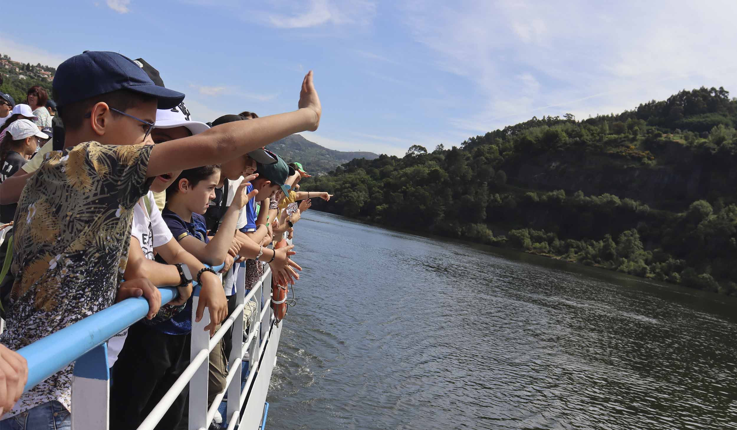 Um dia inesquecível no Douro: Câmara Municipal oferece cruzeiro aos alunos do 4.º ano