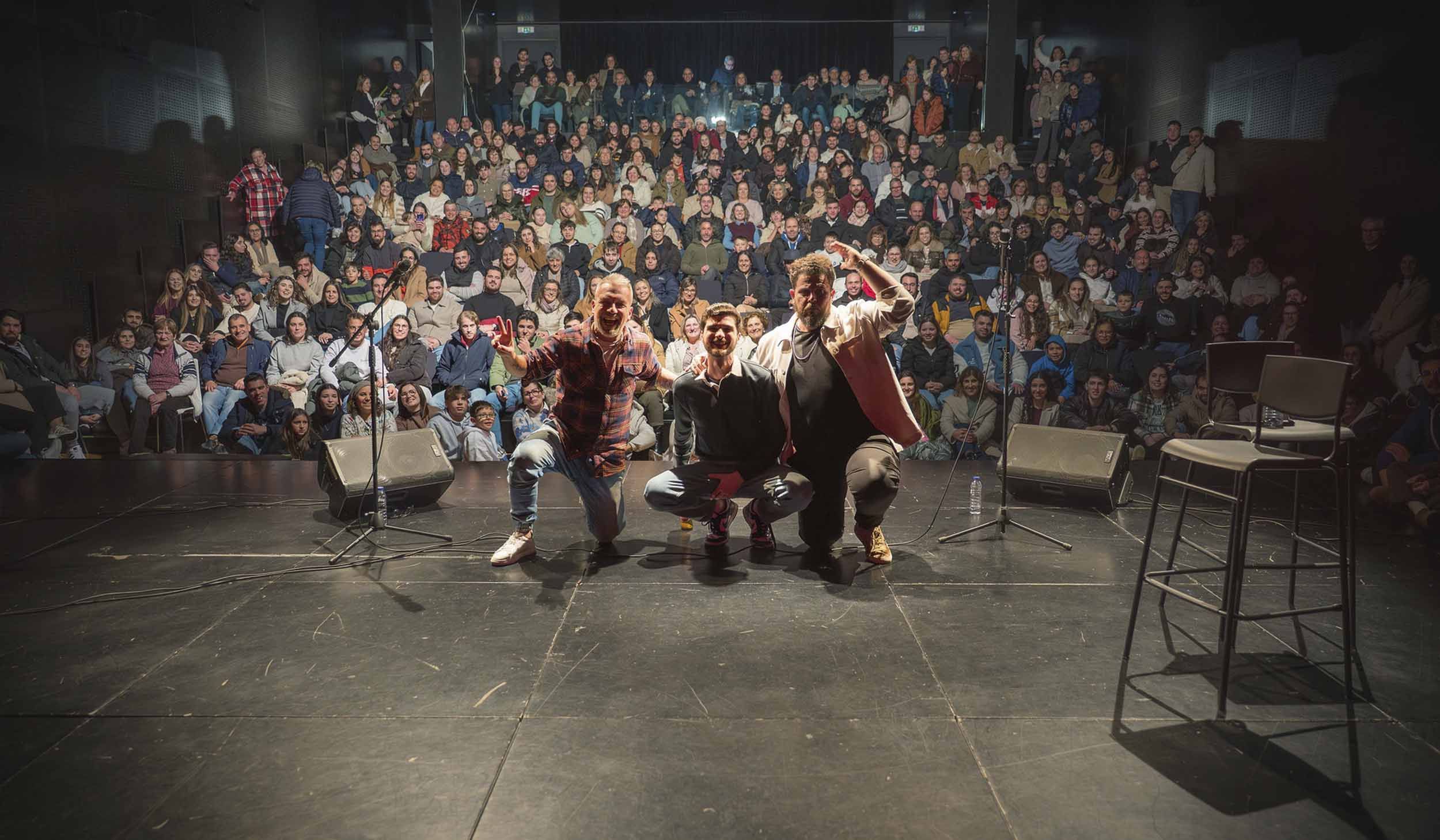 Stand-Up Comedy enche Auditório Municipal numa noite memorável de gargalhadas