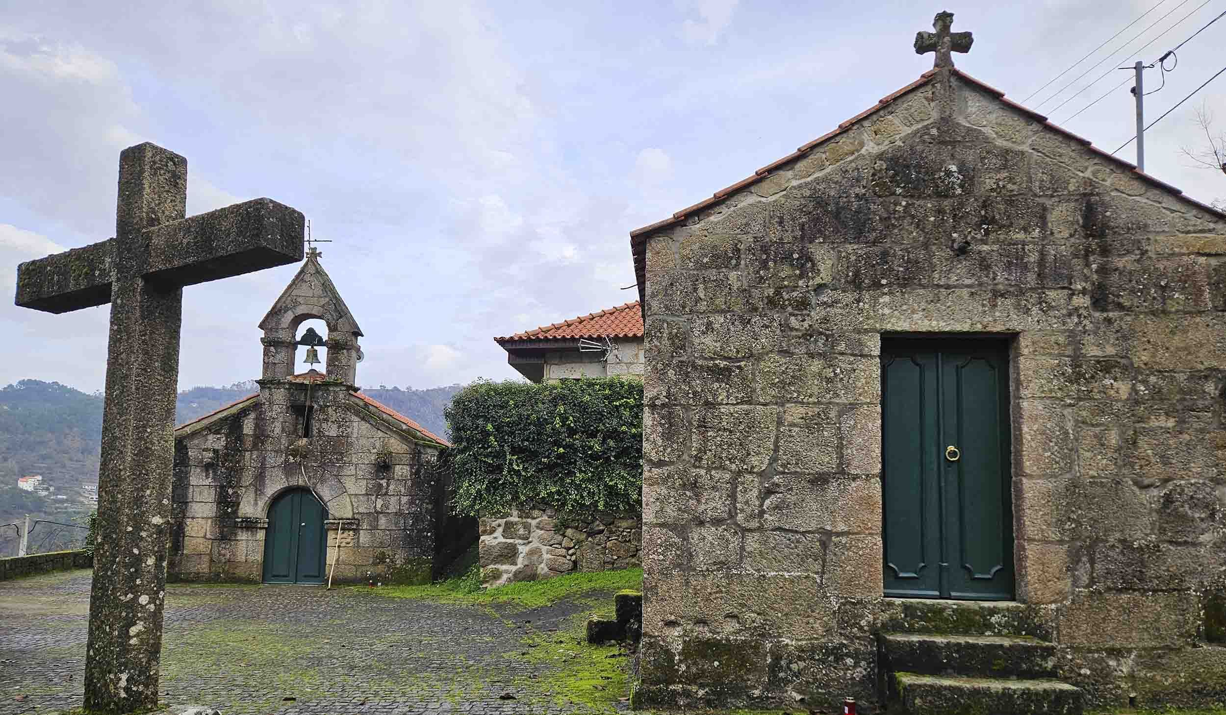 Câmara Apoia Restauro de Capelas em Tendais para Promoção Turística