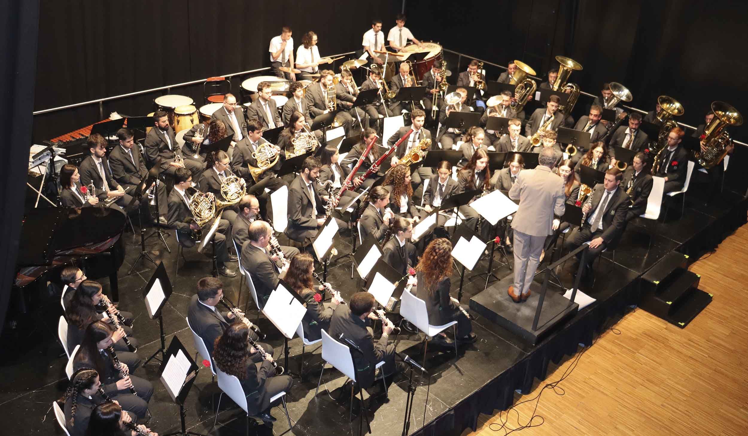 Concerto de 25 de Abril com a Banda Marcial de Cinfães