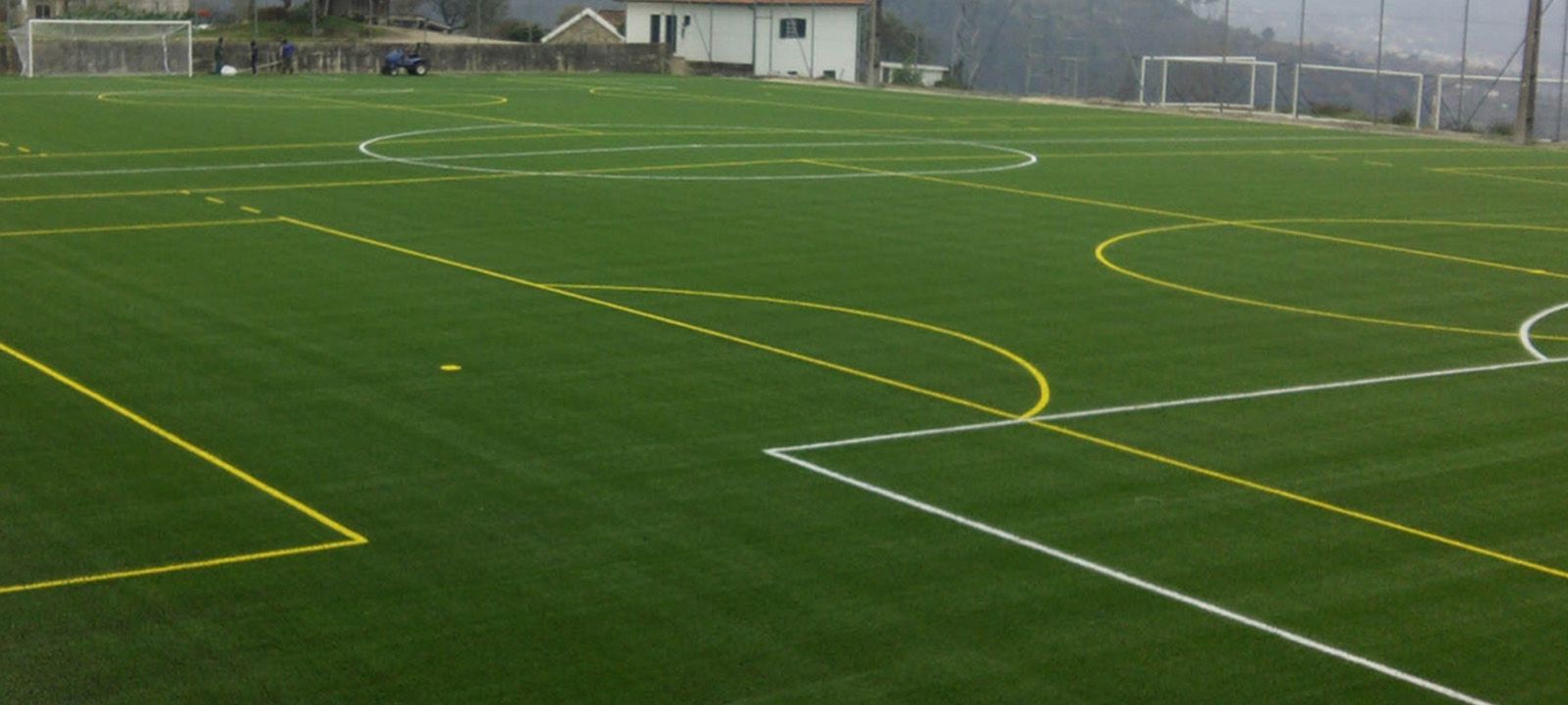 Instalação de Relva Sintética no Campo Secundário do Estádio Municipal de Cinfães